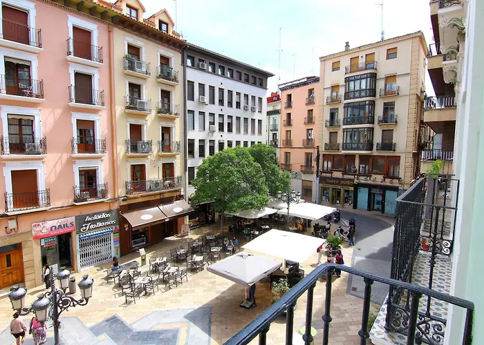 Apartamentos Almada - Calle Alfonso - Plaza Sas